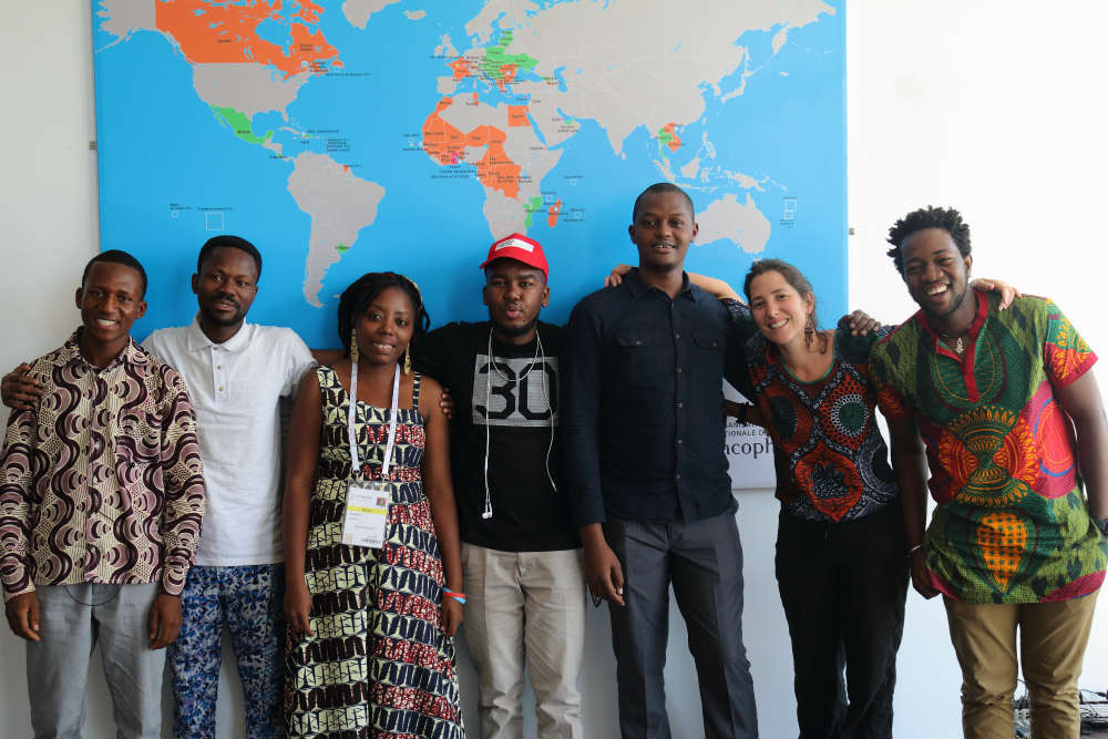 Article : Au-del&agrave; du mur des apparences